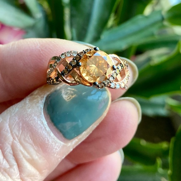 ❤️Gorgeous Rose Gold Tone Fashion CZ ring - Picture 6 of 10